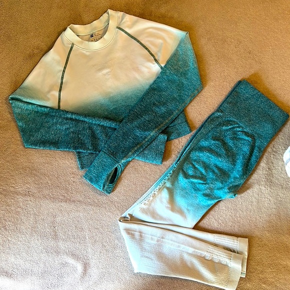 Other - Women’s ombré workout set for the gym